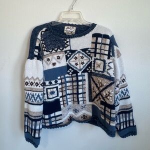 Vintage Heirloom Collectibles Pullover Sweater